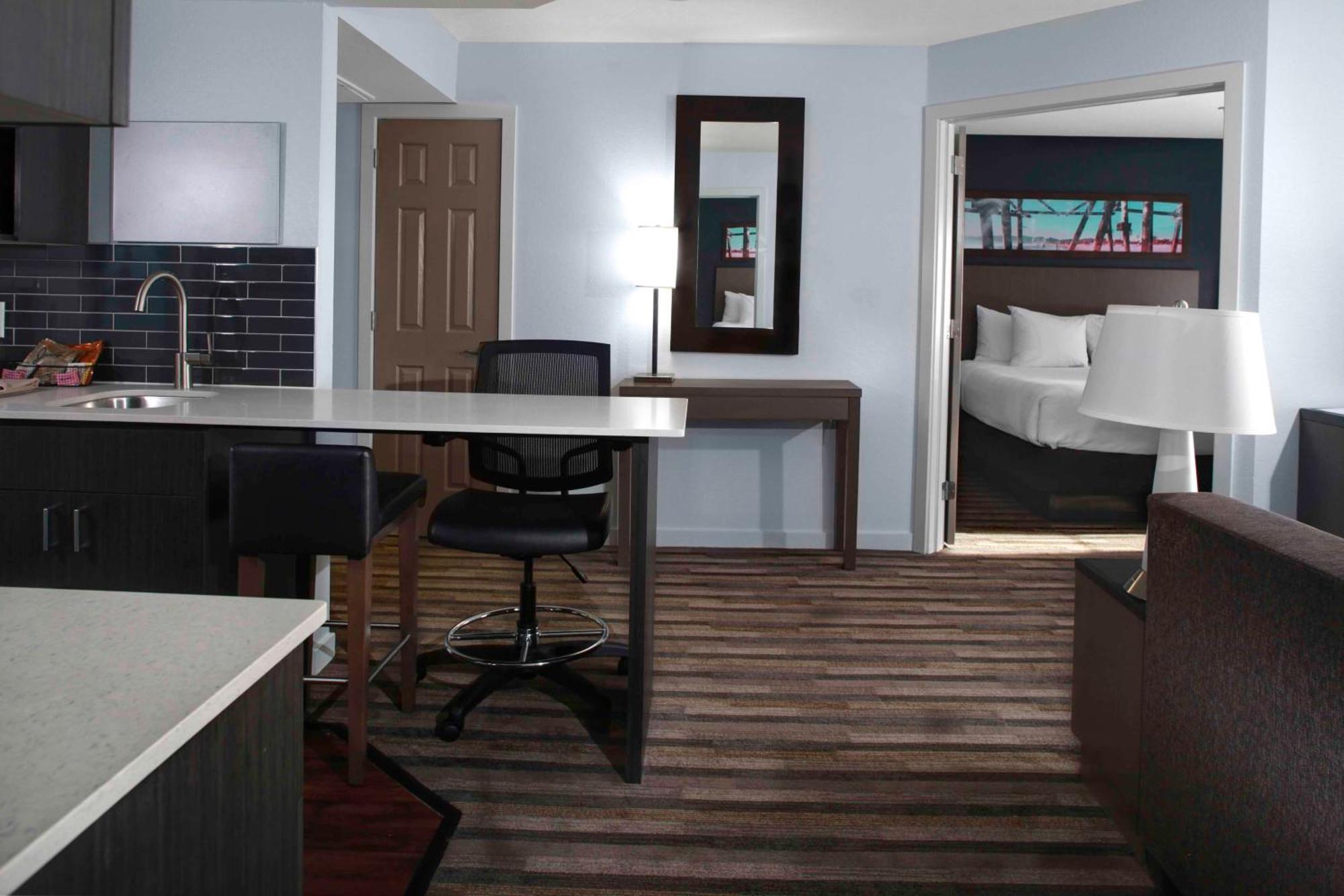 One-Bedroom King Suite,1566984518:JPEG